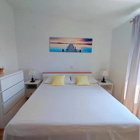 Kastelina Apartment Vir