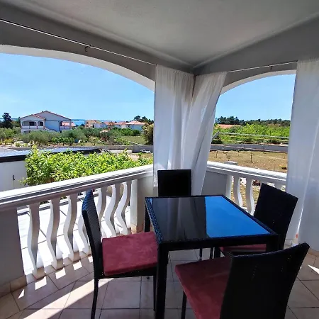 Appartement Kastelina
